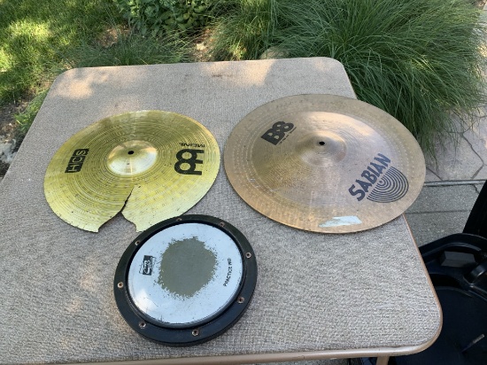 2 Symbols, Practice Pad  & Symbol Carrying Case (Sabian 18 inch)