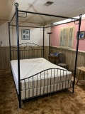 Queen Size Canopy Bed