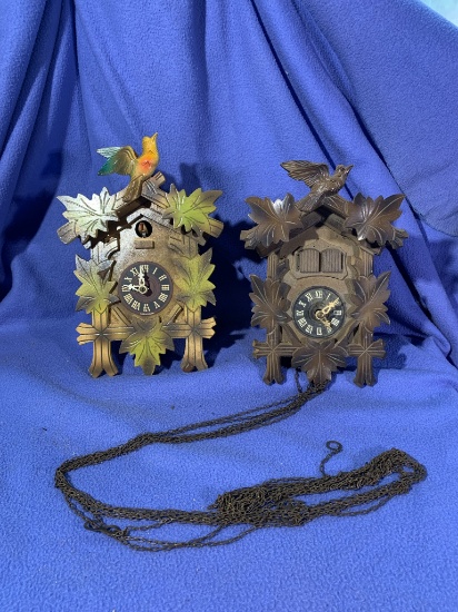 2 Cuckoo Clocks