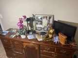 Items on dresser lot