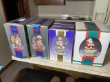 4 Melody in Motion Christmas, clown figures in boxes