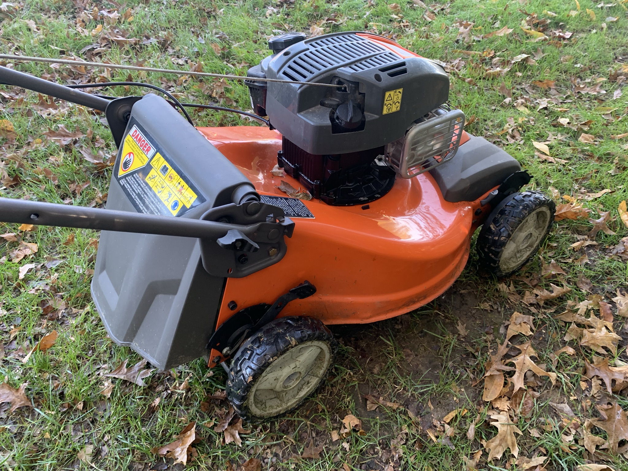 Husqvarna lc221a mulch plug hotsell