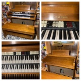 Baldwin Organ with Bench & Music