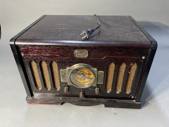 Antique Style Thomas Radio Record Player