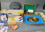 Group lot of vintage items
