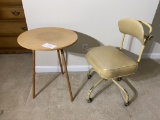 Vintage Steelcase chair, small table
