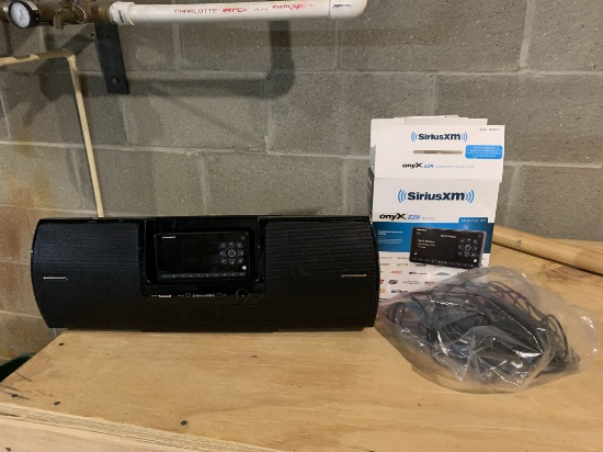 SiriusXM Radio with Accessories