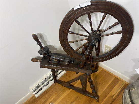 Antique Wooden Spinning Wheel with Nice Patina