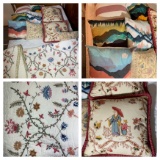 Full Size Quilt with Assorted Pillows