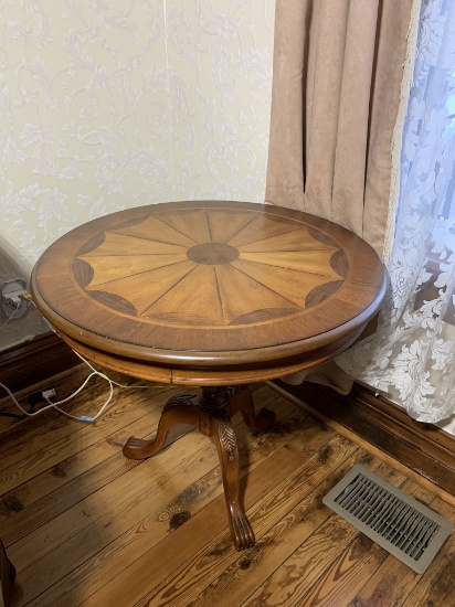 Pedestal Side Table with Inlaid Look