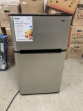 WORKS! Haier 3.3 Cu.ft. Refrigerator / Freezer Model HNDE03VS