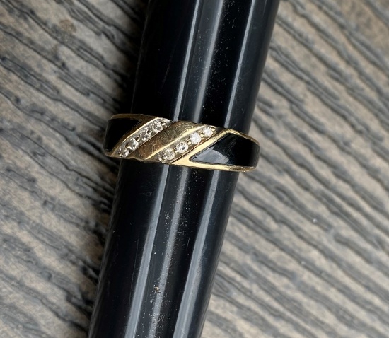 Men's 14k Gold and Diamond Ring - 7.1 grams