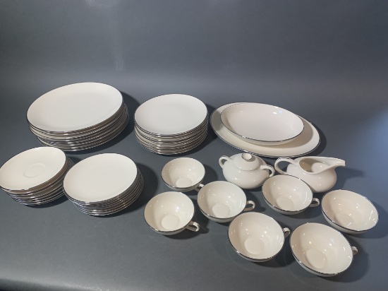 43 Pieces of Franciscan China