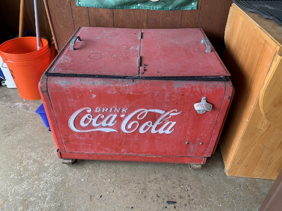 Great Vintage Coca-Cola Cooler.  See Photos