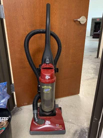 Dirt Devil Vacuum