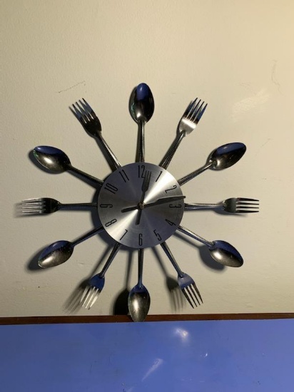 Battery Powered Fork / Spoon Wall Clock
