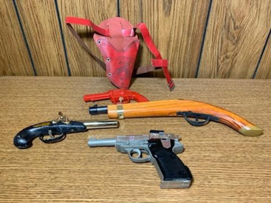 Transformers G1 Megatron Gun Vintage TAKARA, Gun Lighter, Plastic Red Toy Gun with Holster