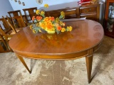 Vintage Wooden Dining Room Table w/2 Leaves