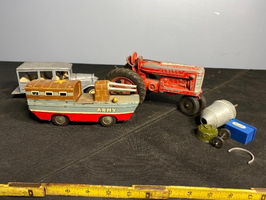 Group lot of Vintage Toys Hubley, Japan Army Amphibious Vehicle