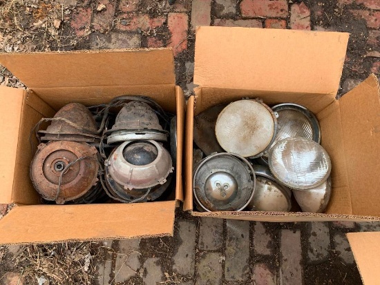 Headlights, Headlight Buckets, Bezels & Triumph Hubcaps