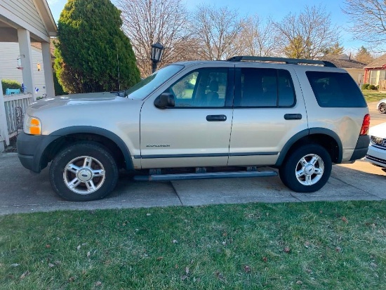 2005 Ford Explorer, Vintage & Beach Themed Estate