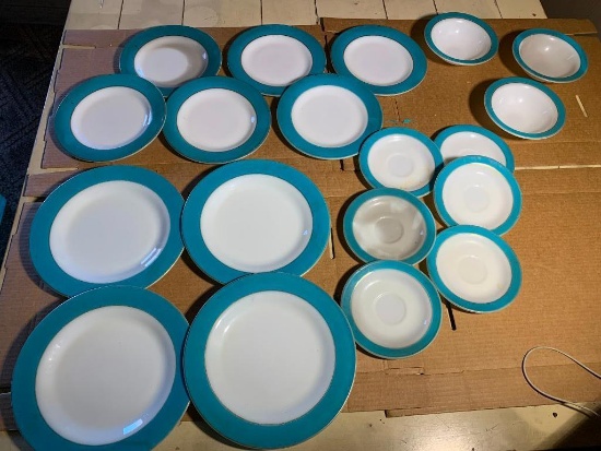 Group of Pyrex Dishes