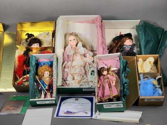 Group of Six Robin Woods Dolls