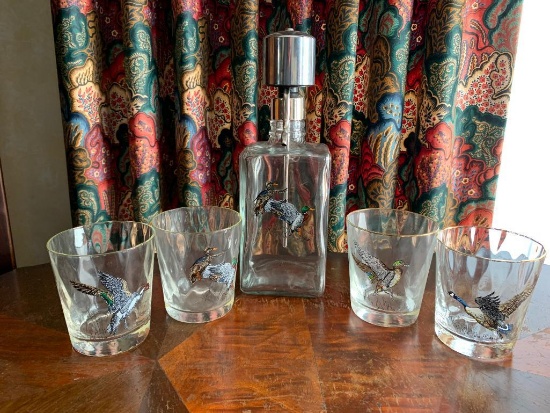 Duck Themed Bar Set