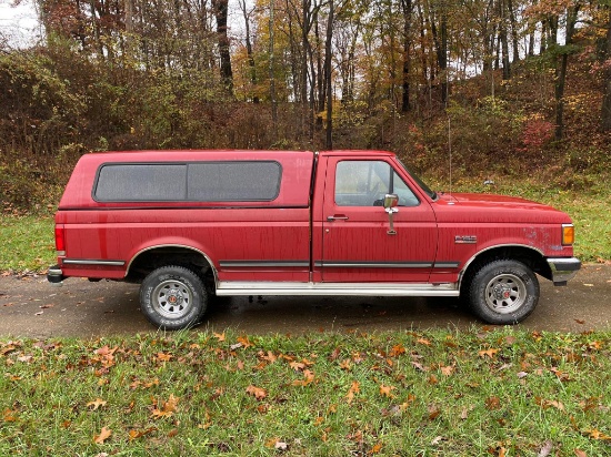 1989 Ford F-150 Lariat 4x4 Manual Pickup Truck with Cap Well Serviced 127,257 miles