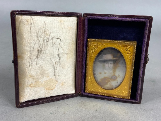 1/9 Plate Daguerreotype Photo Man with Hat with Case