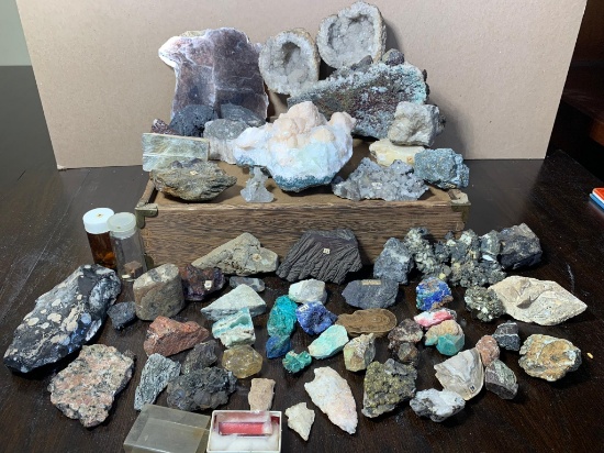 Great Collection of Rock Samples and Three Arrow Heads