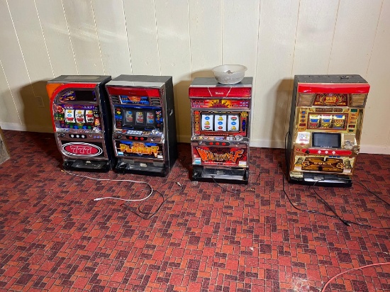 Group Lot of 4 Pachislo Japanese Slot Skill Game Machines with Tokens