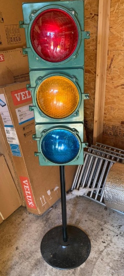 Traffic Light - Metal Case & Plastic Lenses
