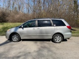 2004 Toyota Sienna Minivan with 152391 miles Runs Drives