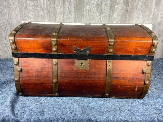 Antique Style Trunk