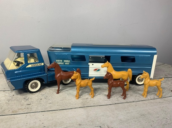 Vintage Structo Vista Dome Horse Van