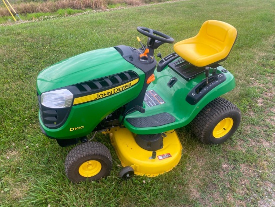 John Deere D100 Riding Lawn Mower 155 hours 42" cut Clean