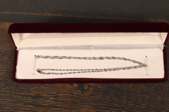 3.97 grams 14k gold necklace 17"