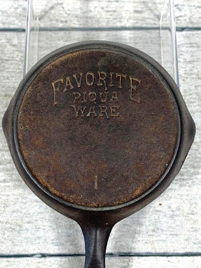Antique Favorite Piqua Ware Cast Iron Skillet No. 1