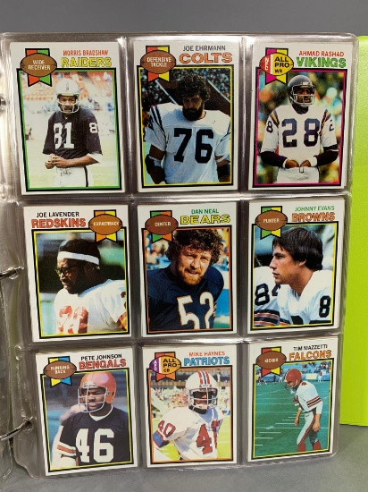1979 Topps football complete set in a binder,Rookies: Newsome, Campbell, Lofton, Shell