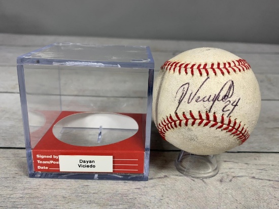 Dayan Viciedo Autographed Baseball