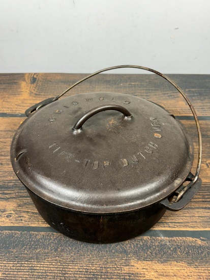 Antique Griswold Dutch Oven with Lid