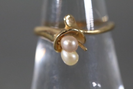 3 grams 14k Gold and Pearl Ring Size 7 1/2
