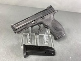 * Smith & Wesson M&P 40 Pistol 40 Cal 2 Magazines