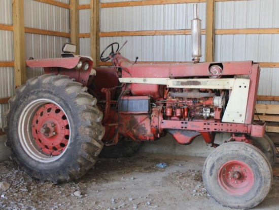 1965 Farmall 806 diesel tractor;