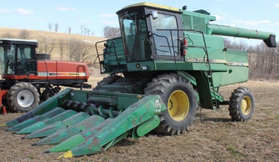 1979 JD 7720 Turbo combine with 643 6 row head