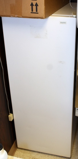 Sanyo slim profile refrigerator freezer,