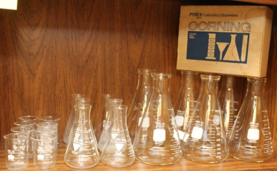 Lot containing (6) 1000ml Pyrex No. 4980 flasks,