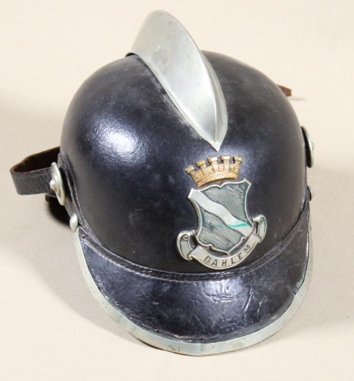 DAHLEM Youth helmet with crest on top, shield