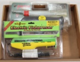 Flat lot with 2 electric knives -  1 electric fisherman and other is electric angler. Appear new.